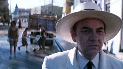 Luis Gnecco as Neruda